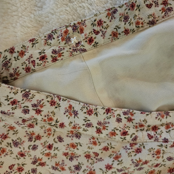 American Eagle Floral Wrap Skirt - Picture 4 of 6